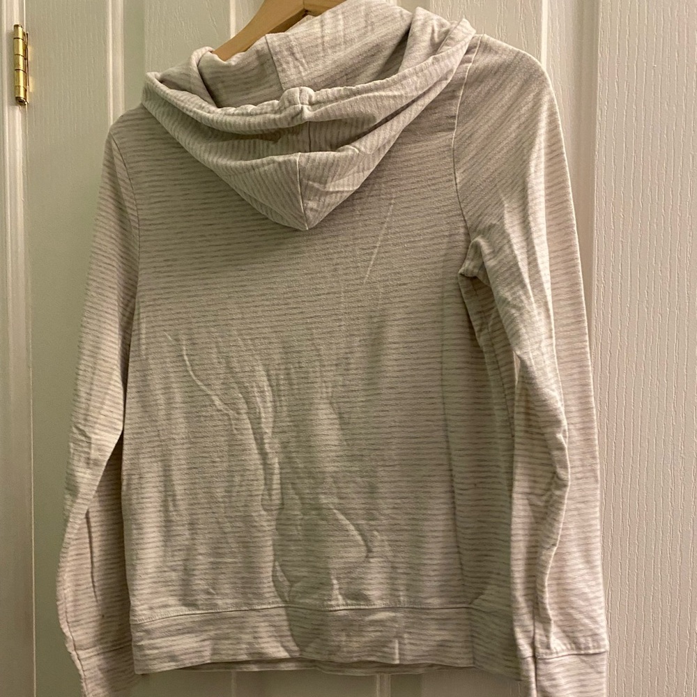Light Old navy hoodie - very light grey/white - Picture 2 of 4